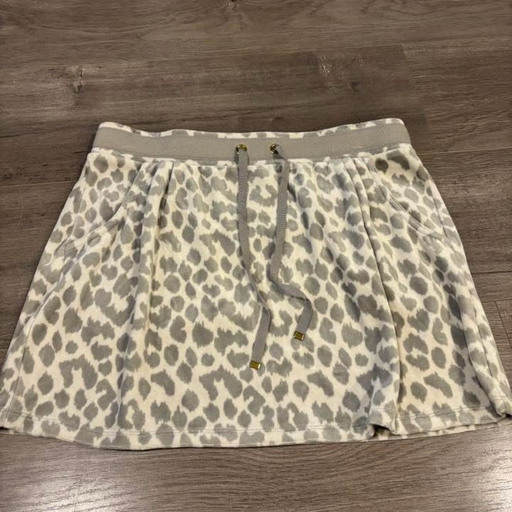Victoria's Secret Velvet Cream and Gray Leopard 4 pocket Deadstock Mini Skirt